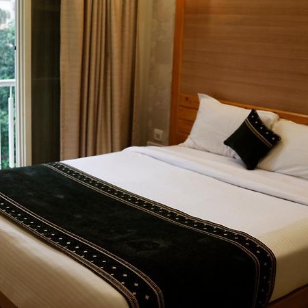 The Myriad Hotel Бхияндар Екстер'єр фото
