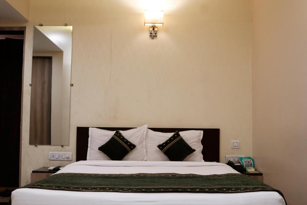 The Myriad Hotel Бхияндар Екстер'єр фото