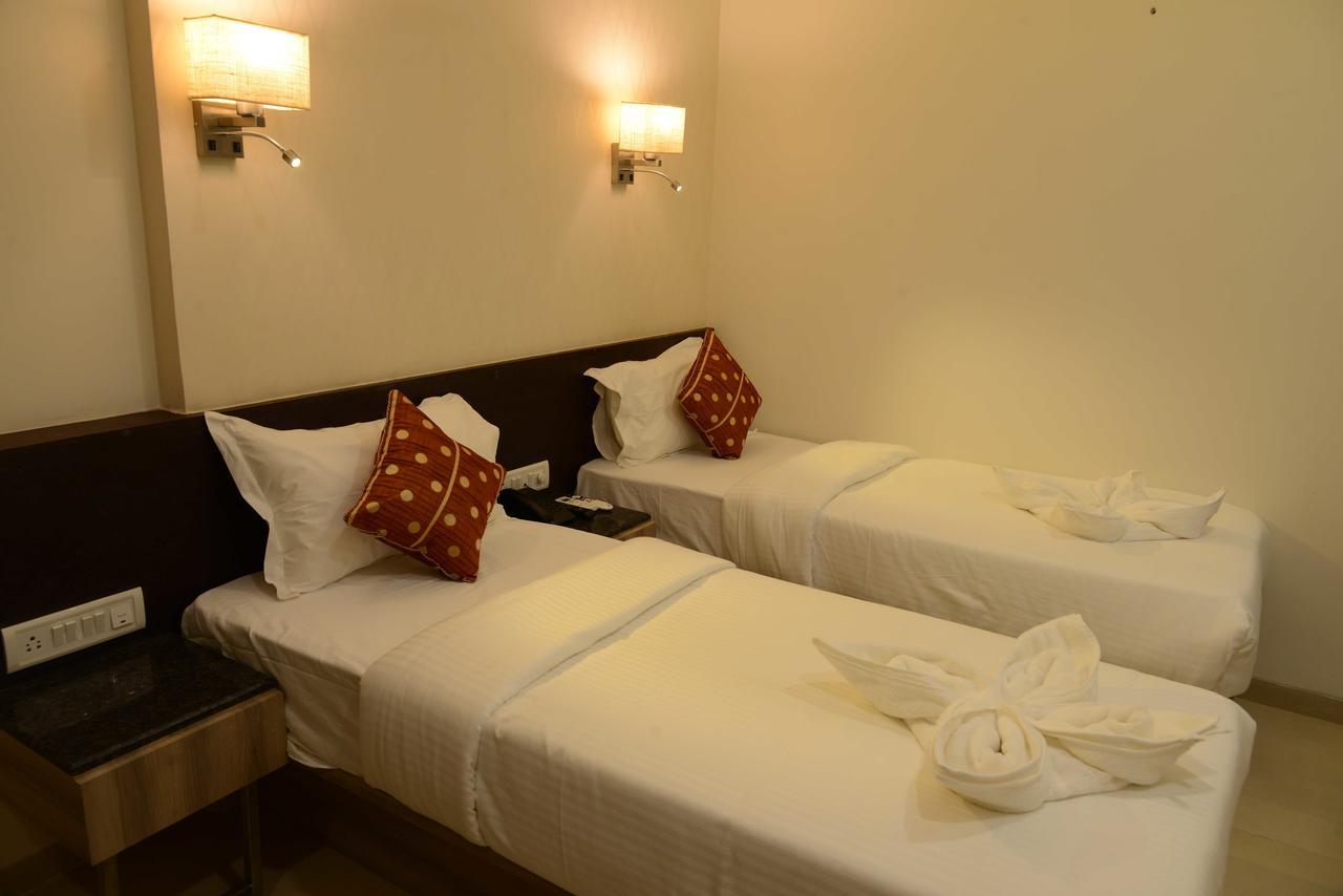 The Myriad Hotel Бхияндар Екстер'єр фото